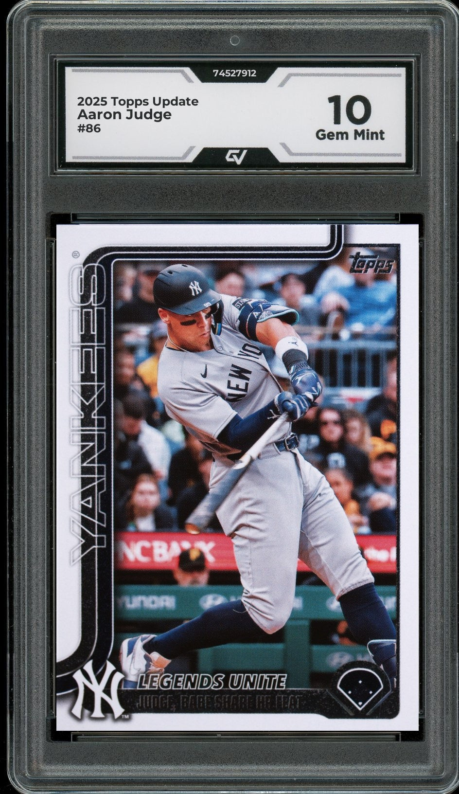 2025 Topps Update #86 Aaron Judge Graded 10 Gem Mint - Front